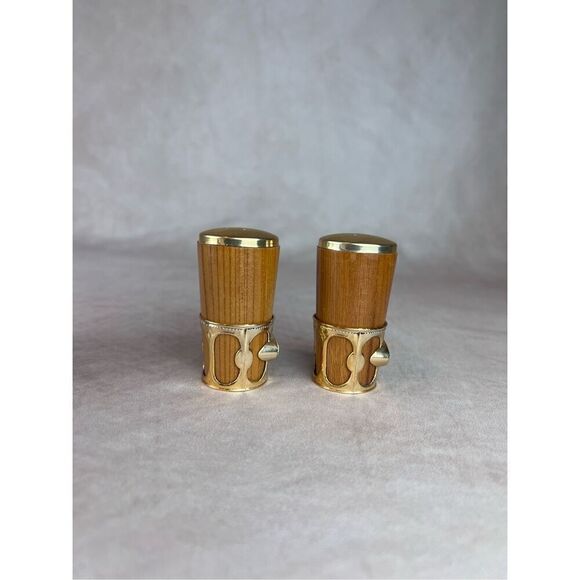 Vintage Alabama Salt and Pepper Shakers - Picture 3 of 5